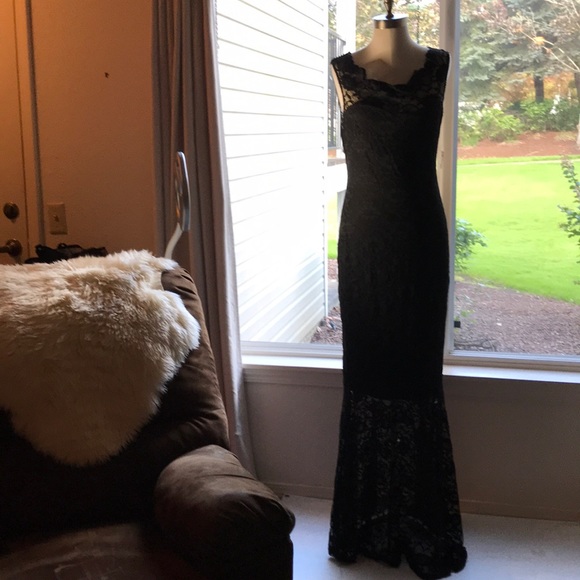 Unbranded Dresses & Skirts - UNBRANDED Floor Length Lined Lace Dress